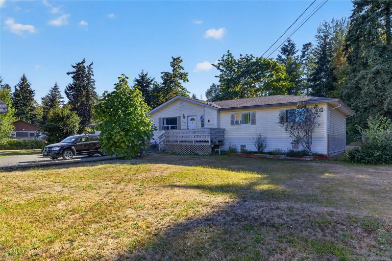 7463 Yake Rd, Fanny Bay, British Columbia