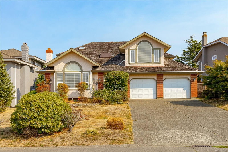 1880 Francisco Terr, Saanich, British Columbia