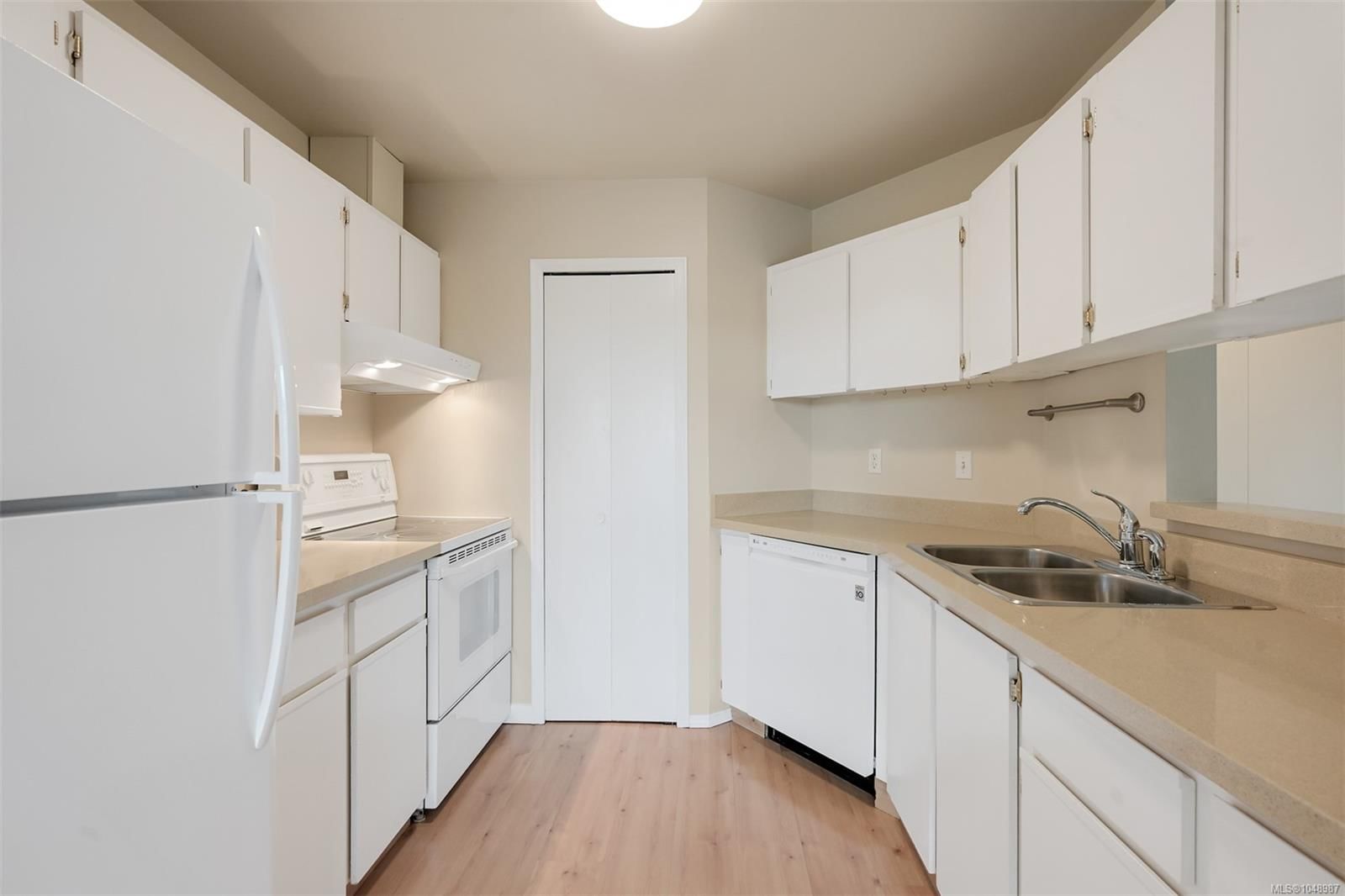 #201 4030 Quadra St property photo