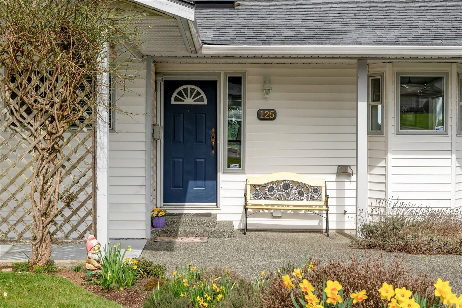 125 Sylvan Pl property photo
