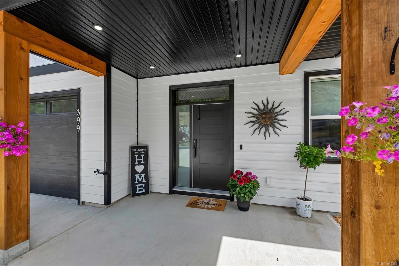 399 Thetis Dr property photo