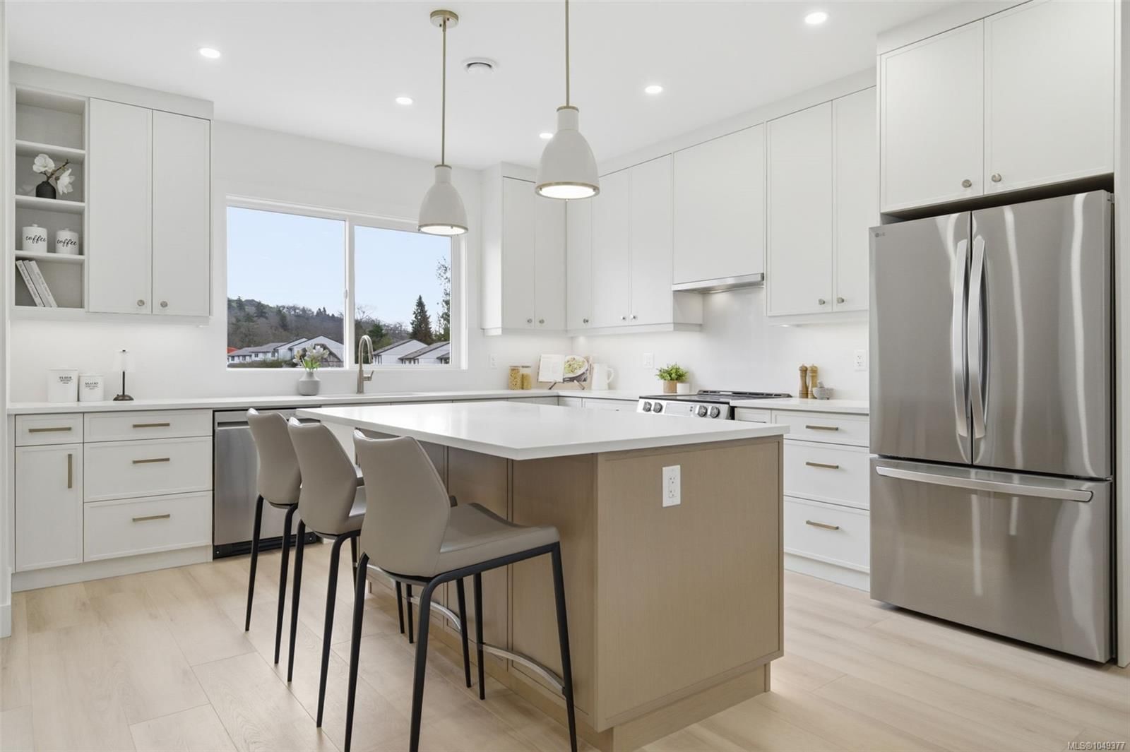 #1 621 Broadway St property photo