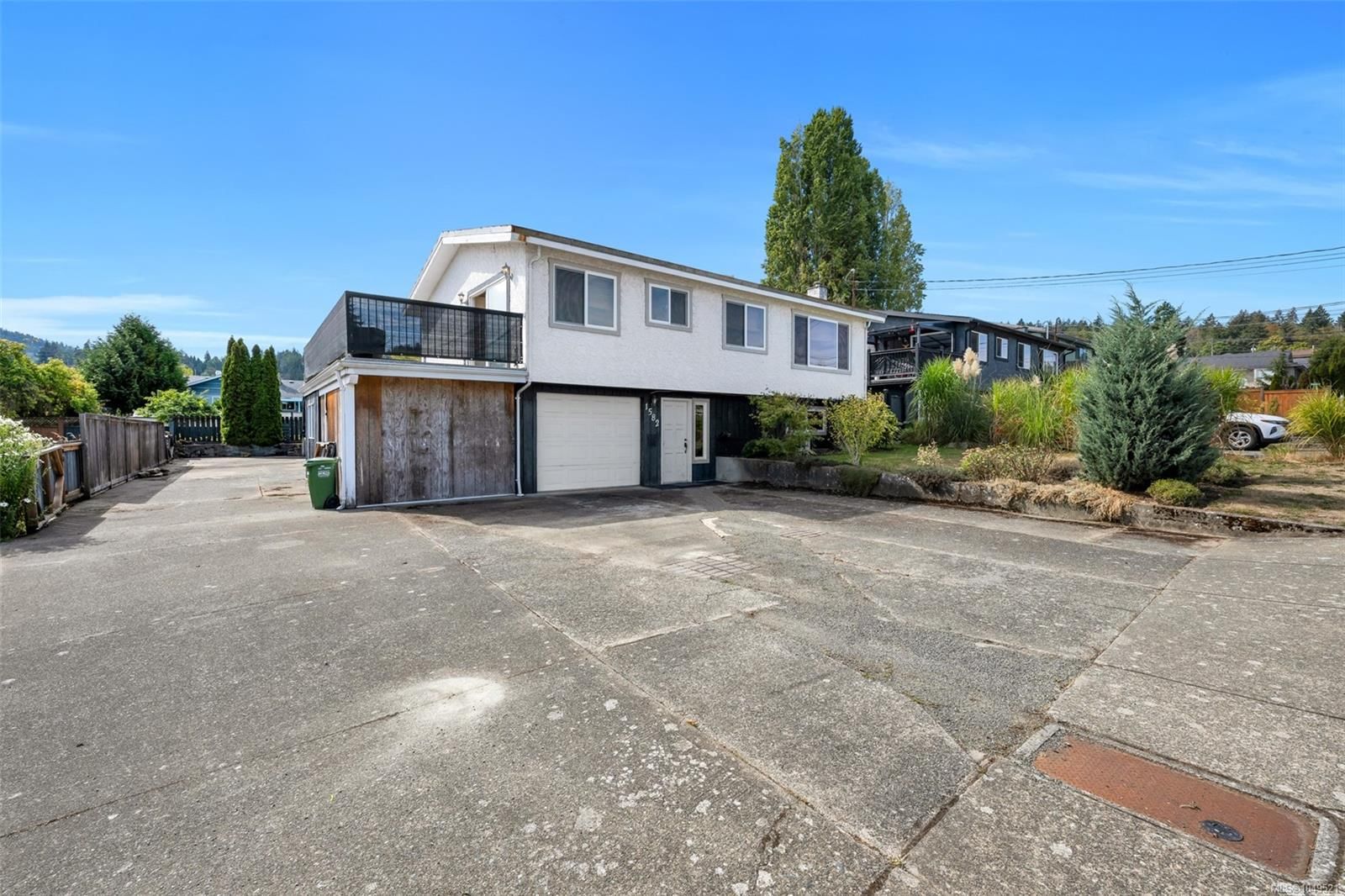 1582 Robert St property photo