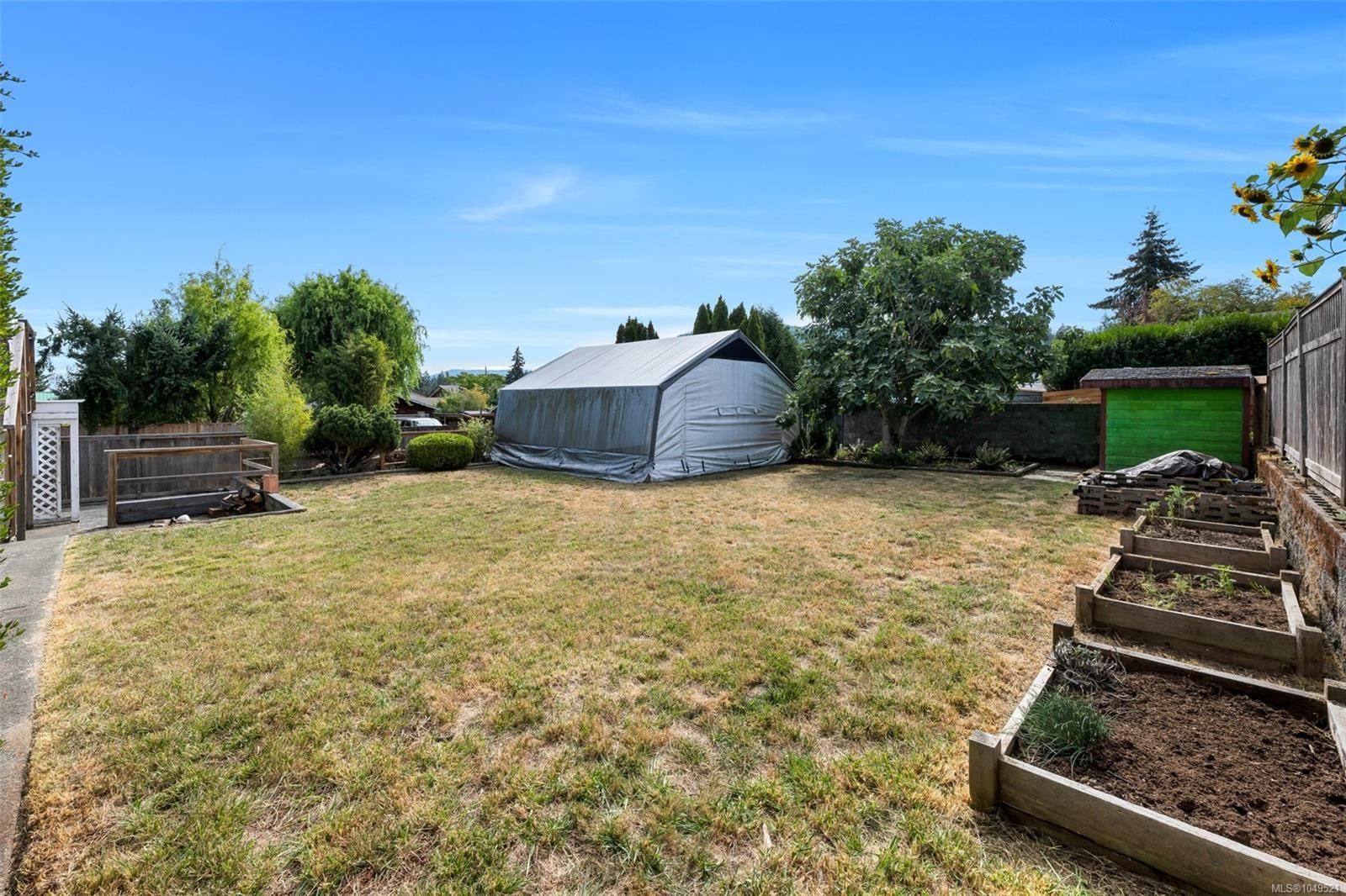 1582 Robert St property photo