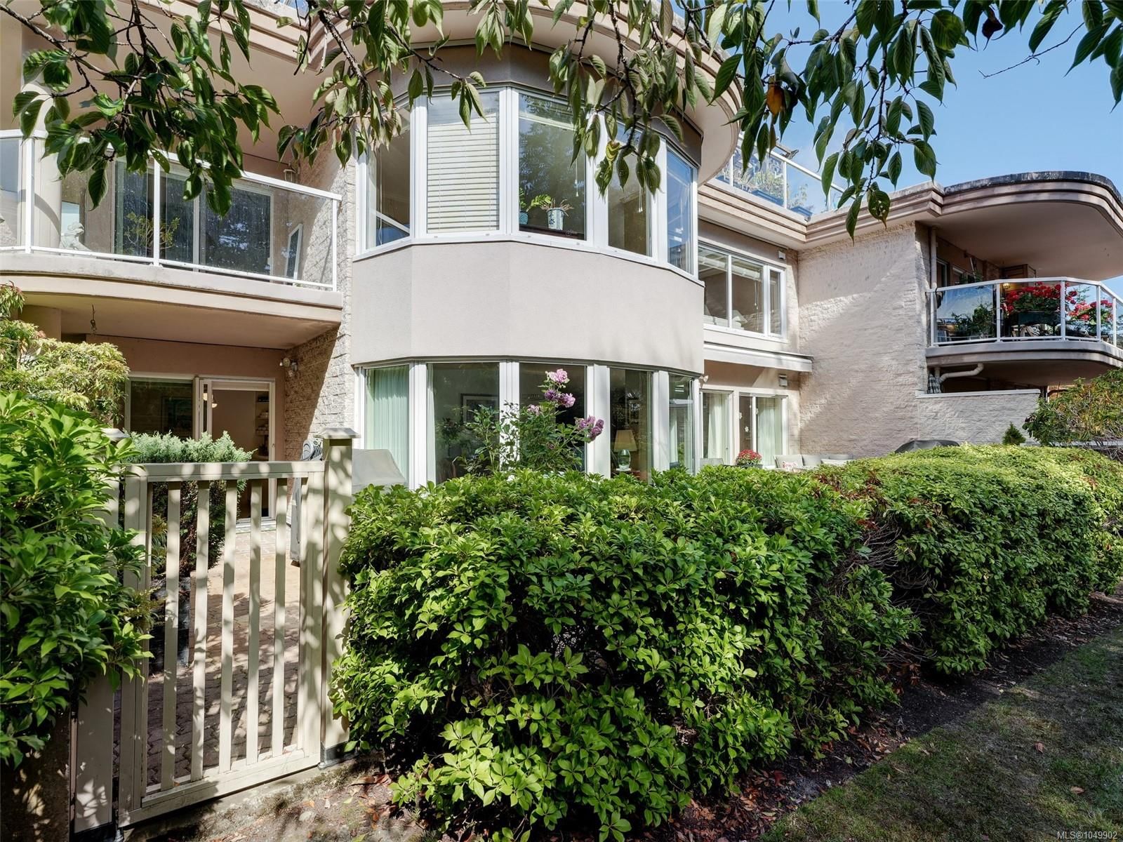 #3105 – 2829 Arbutus Rd, Saanich