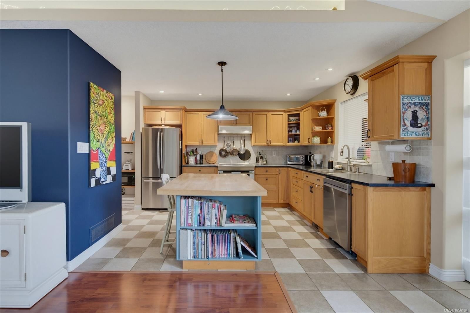 8102 Spinnaker Pl property photo
