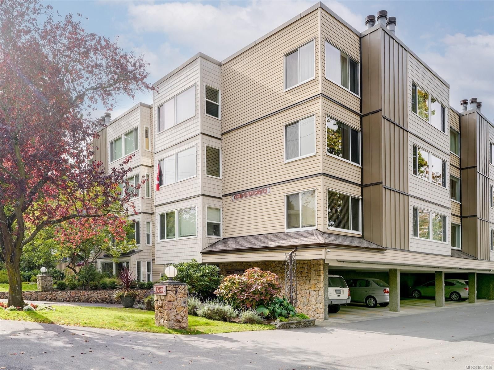 #203 3260 Quadra St