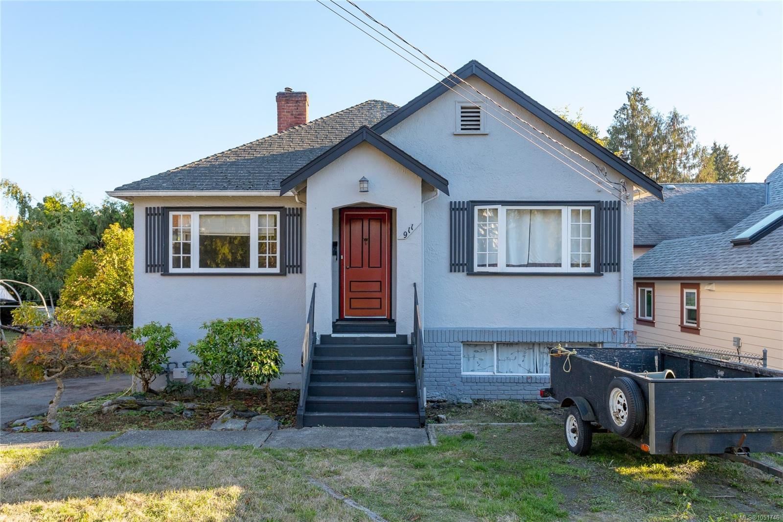 911 Darwin Ave