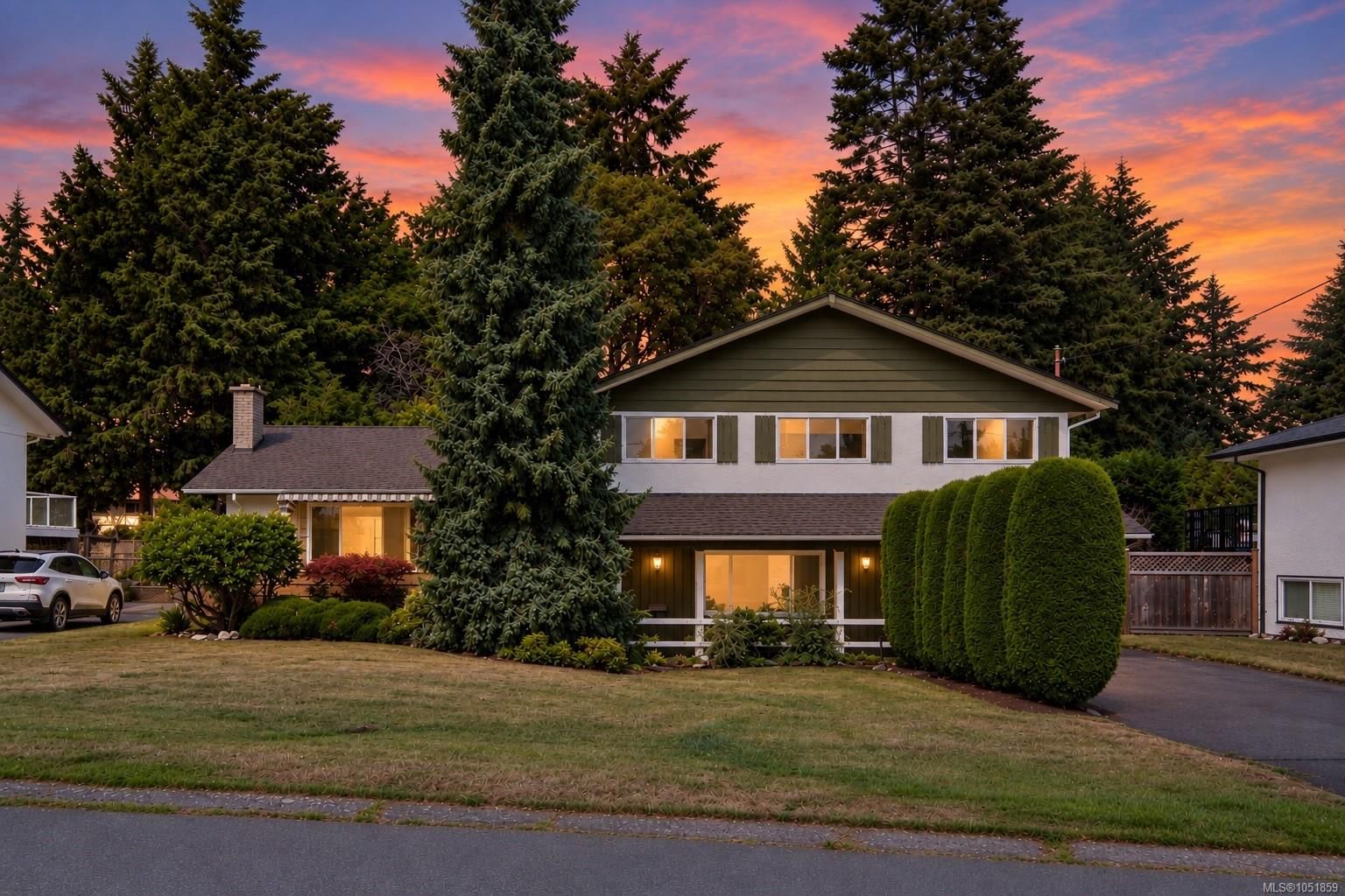 2045 San Rafael Cres