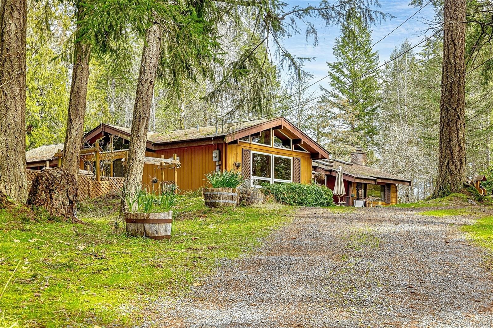 2298 Munn Rd property photo