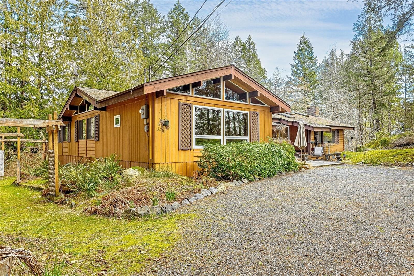 2298 Munn Rd property photo