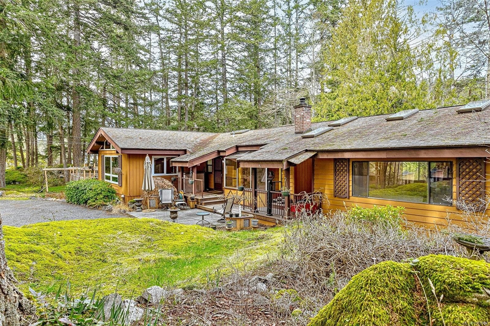 2298 Munn Rd property photo