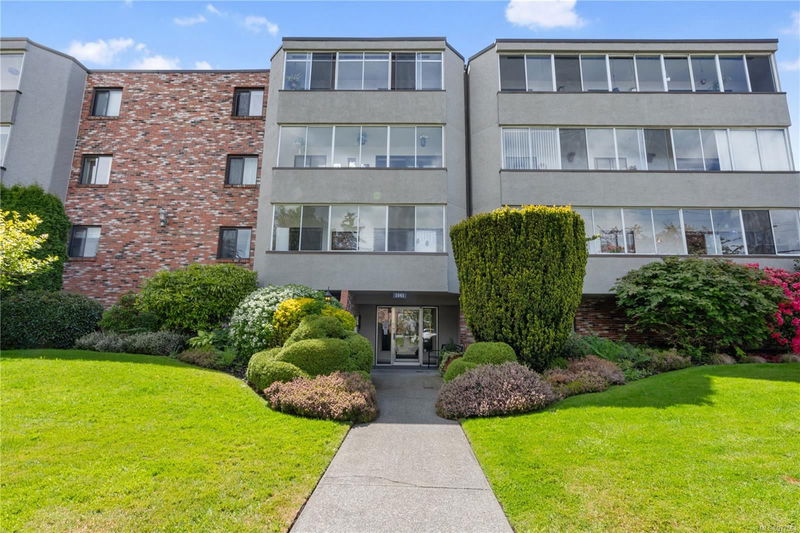 1041 Rockland Ave #406, Victoria, British Columbia (MLS 977564)