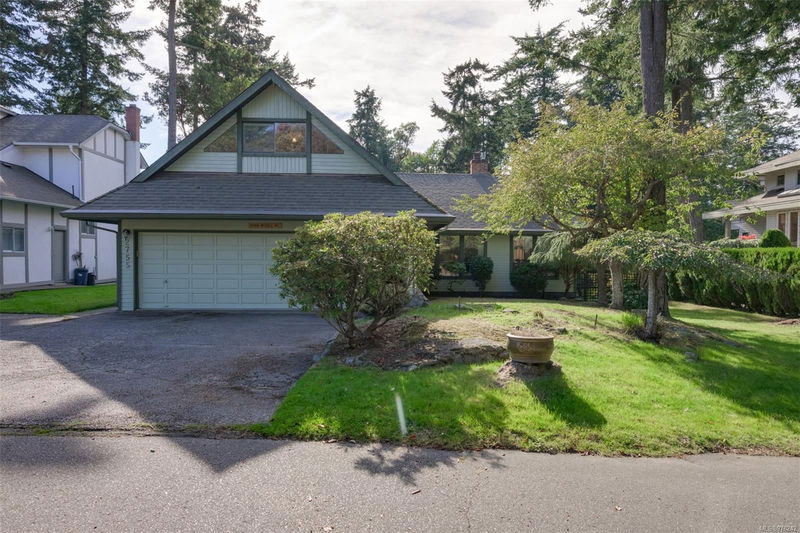 2755 Mccoll Pl, Saanich, British Columbia (MLS 978242)