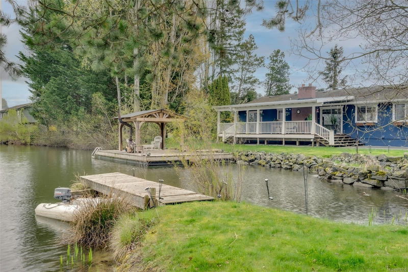 1548 Munro Rd, North Saanich, British Columbia (MLS 978335)