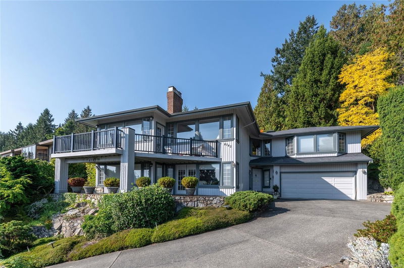 8742 Pender Park Dr, North Saanich, British Columbia (MLS 978686)