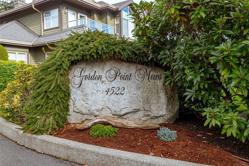 4522 Gordon Point Dr #8, Saanich, British Columbia (MLS 980439)