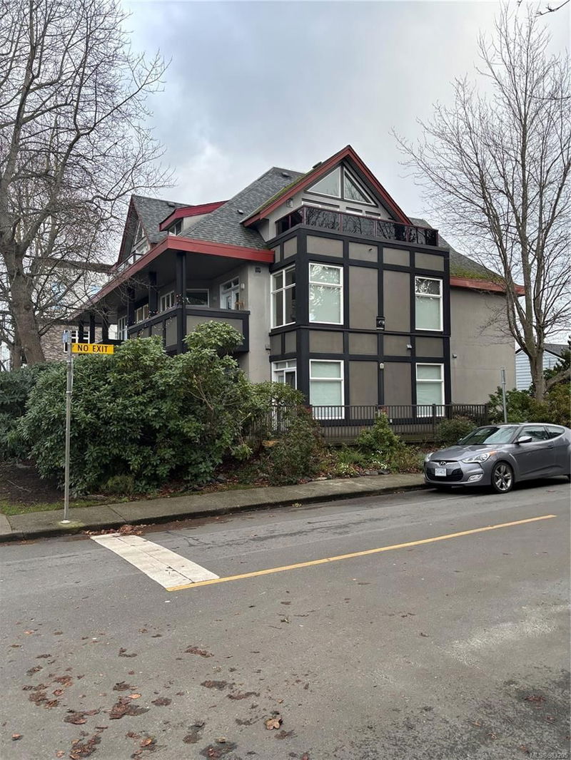 1741 Oak Bay Ave #A, Victoria, British Columbia (MLS 983205)