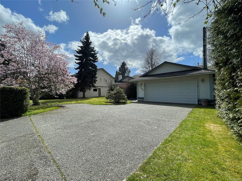 4790 Cordova Bay Rd, Saanich, British Columbia