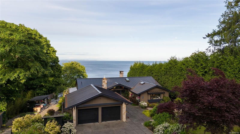 2220 Arbutus Rd, Saanich, British Columbia