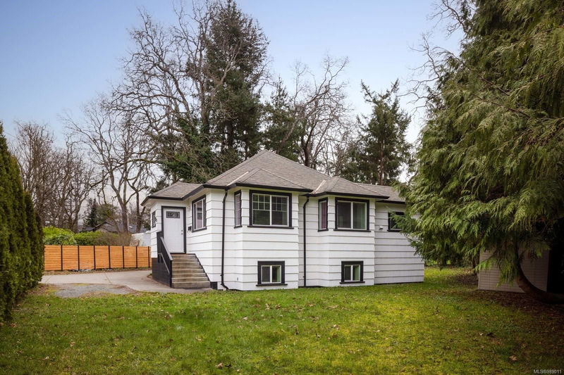 3918 Cedar Hill Cross Rd, Saanich, British Columbia