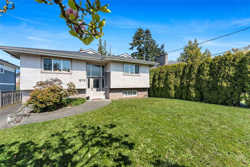 1576 Prairie St, Saanich, British Columbia