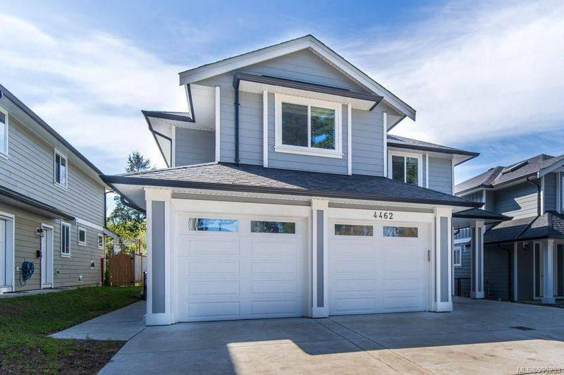 4462 Tyndall Ave, Saanich, British Columbia