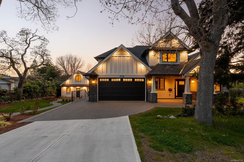 1918 Shotbolt Rd, Victoria, British Columbia
