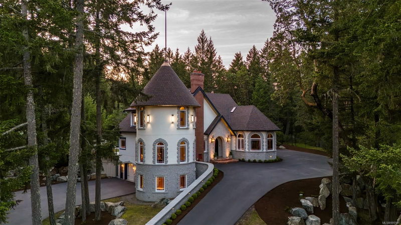 625 Lorimer Pl, Highlands, British Columbia