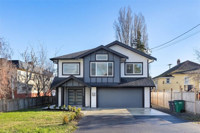 3174 Harriet Rd, Saanich, British Columbia
