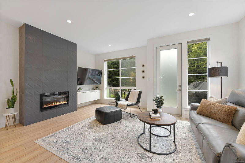 1052 Tillicum Rd #5, Esquimalt, British Columbia