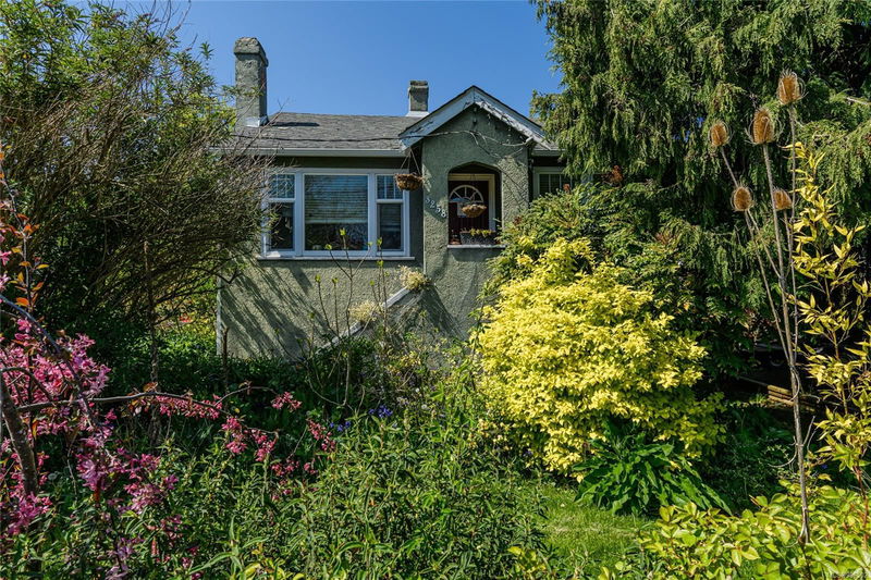 3258 Irma St, Saanich, British Columbia