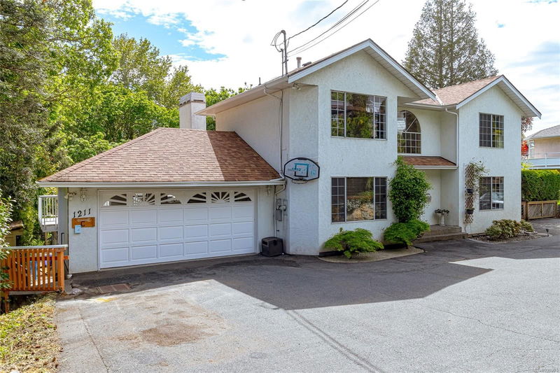 1211 Burnside Rd W, Saanich, British Columbia