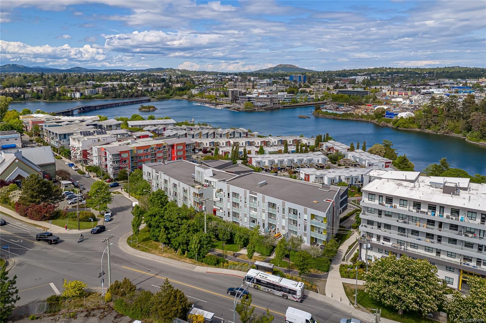 412 – 767 Tyee Rd, Victoria