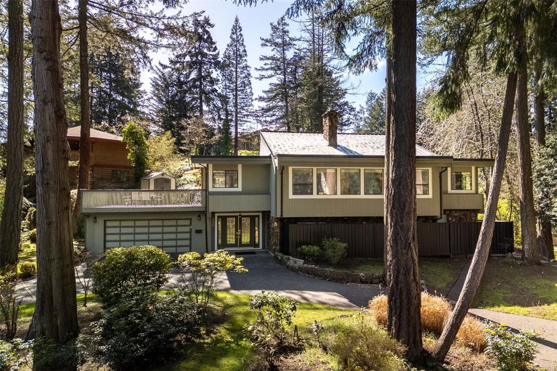 990 Cottontree Close, Saanich, British Columbia